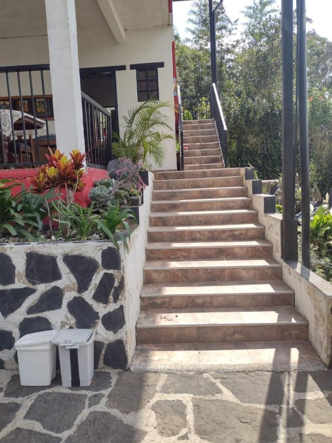 Finca clima templado, quebrada y jacuzzi; los clientes pueden usar todo el espacio y no tendrán que compartirlo con el anfitrión ni con otros huéspedes, calles en buen estado Alban  Extérieur photo