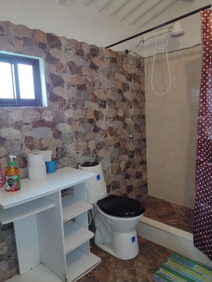 Finca clima templado, quebrada y jacuzzi; los clientes pueden usar todo el espacio y no tendrán que compartirlo con el anfitrión ni con otros huéspedes, calles en buen estado Alban  Extérieur photo