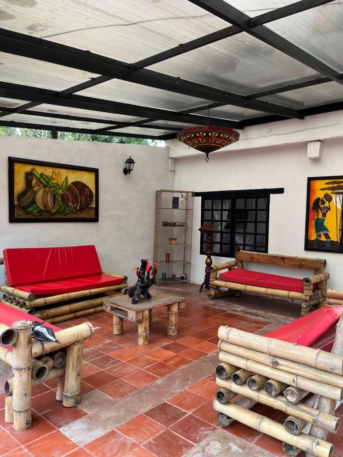 Finca clima templado, quebrada y jacuzzi; los clientes pueden usar todo el espacio y no tendrán que compartirlo con el anfitrión ni con otros huéspedes, calles en buen estado Alban  Extérieur photo