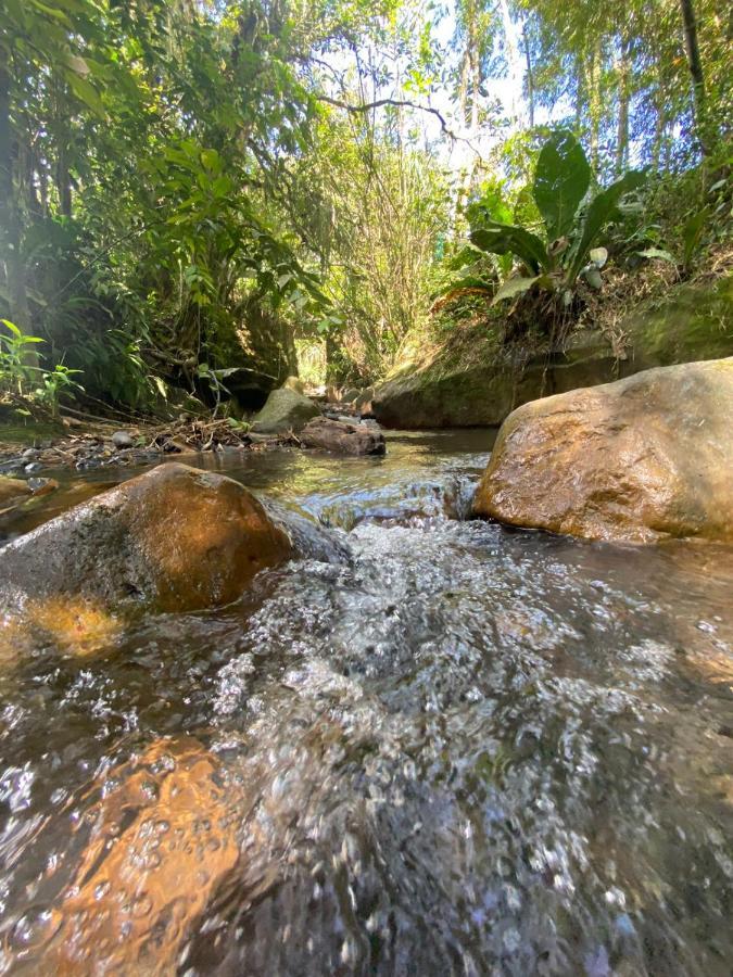 Finca clima templado, quebrada y jacuzzi; los clientes pueden usar todo el espacio y no tendrán que compartirlo con el anfitrión ni con otros huéspedes, calles en buen estado Alban  Extérieur photo